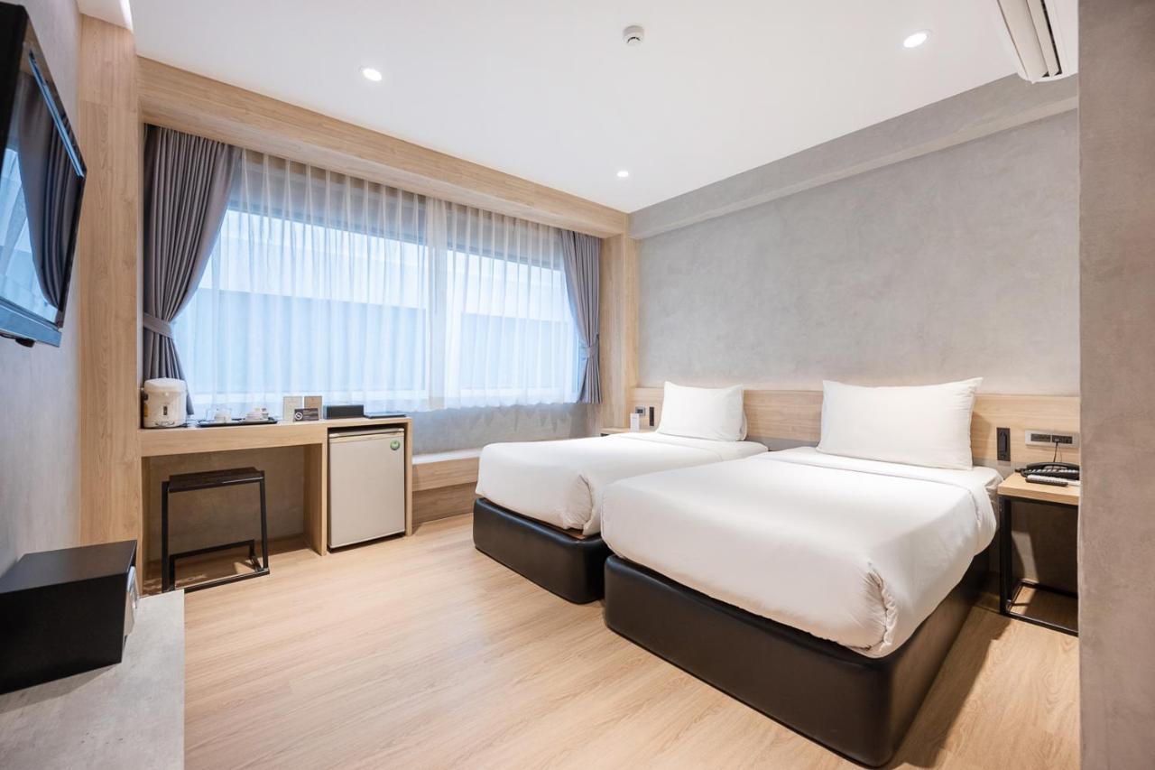 Loft Bangkok Hotel Buitenkant foto