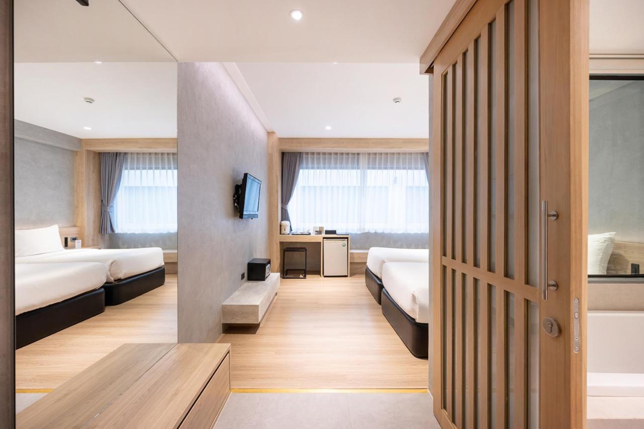 Loft Bangkok Hotel Buitenkant foto