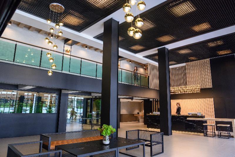Loft Bangkok Hotel Buitenkant foto